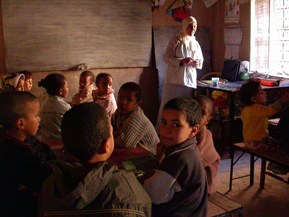 Clases de preescolar en el ksar El Khorbat.