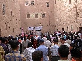 Fiesta organizada por la asociación El Khorbat en el ksar.