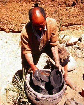 Poterie au Musée des Oasis