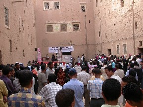 Festa dins el Ksar El Khorbat, Marroc.