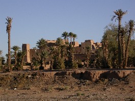 Vue sur le ksar Oujdid quand on arrive à El Khorbat.