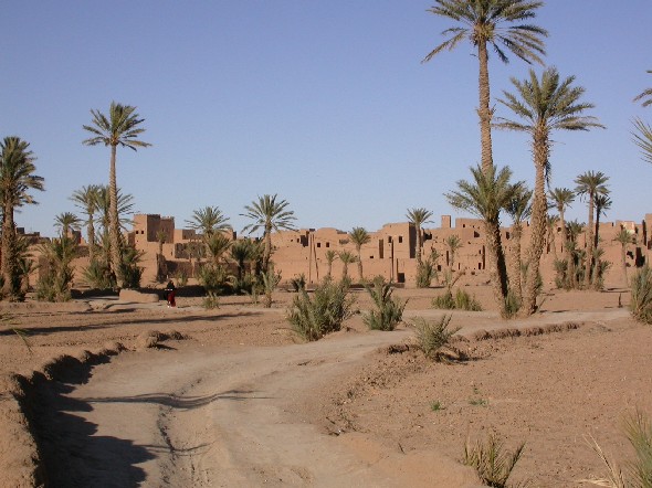Ksar Asrir en el oasis de Ferkla, sur de Marruecos.
