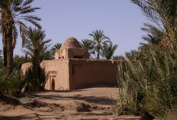 Tomba de Sidi Bou Guercif a El Khorbat, Tinejdad, Marroc.