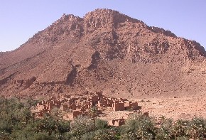 Taghia n'Ifegh, al peu del Gran Atlas 
del Marroc, prop de Tinghir.