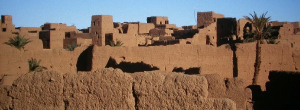 Ksar Asrir en el oasis de Ferkla, sur de Marruecos.