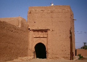 Ksar Ait Maamer en el palmerar de Ferkla, Tinejdad.