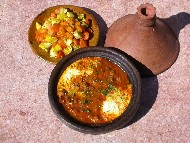 Tayín de kefta en el restaurante El Khorbat, Marruecos.